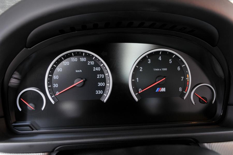  BMW M5 2011 года  (фото 37 из 344)